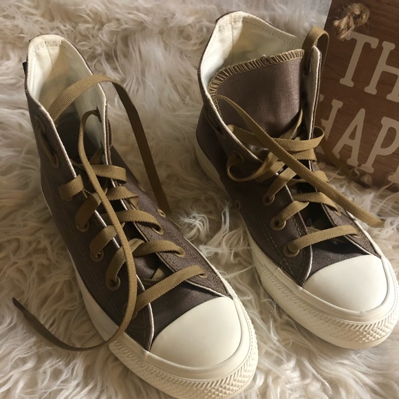 Converse Shoes - Converse High tops